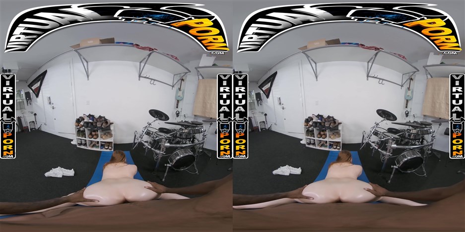 Virtual Porn with Bess Breast in Banging Bess Drums